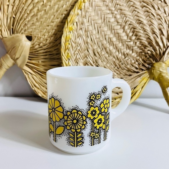 VINTAGE Hazel Atlas MOD FLOWER Coffee Mug Retro 1960s - Picture 1 of 8
